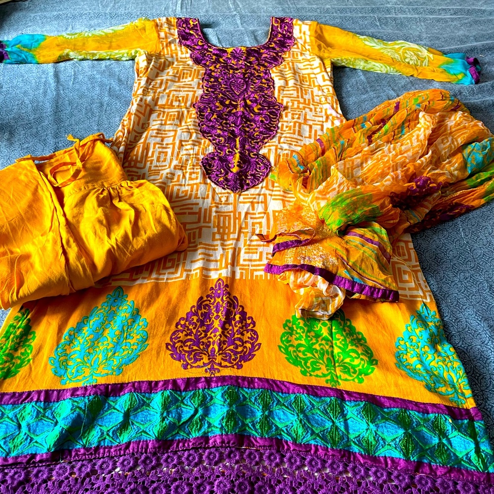 Churidar kameez set